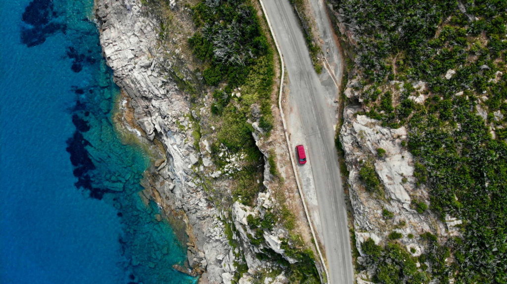 Vue drone sur la route, la nature et la mer - Séjour corse du sud - Costa Nera, 4 étoiles